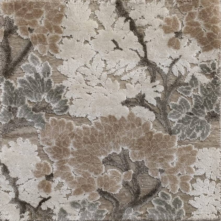 RISC-002 — Silk rug