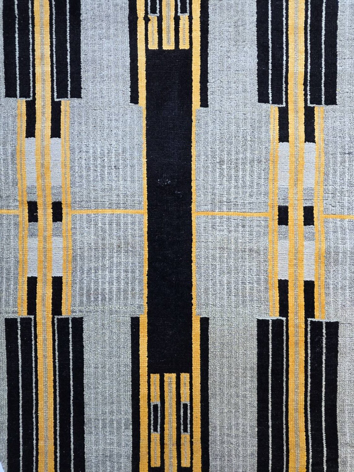 RISC-005 — Silk rug