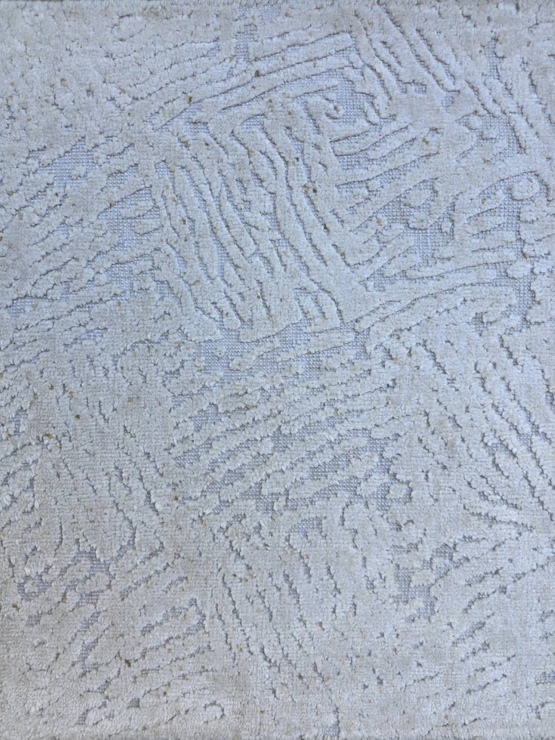 RISC-008 — Silk rug