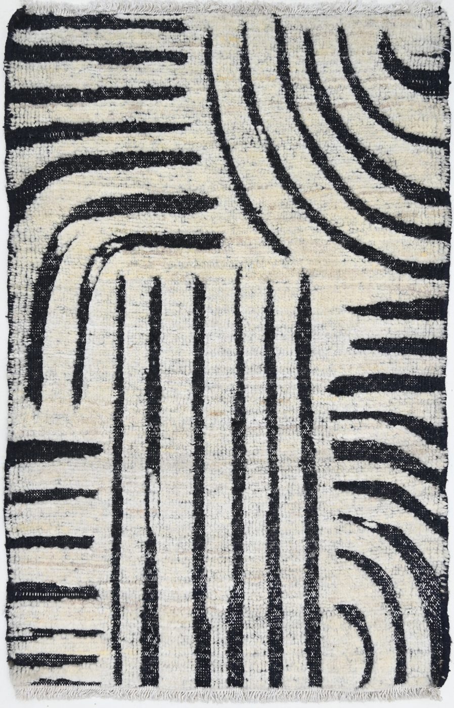 TRI-PKZ-013 — Wool rug